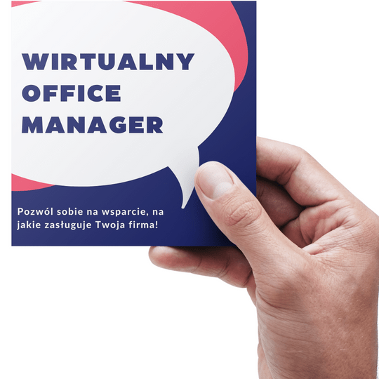 wizytówka w dłoni z napisem wirtualny office manager