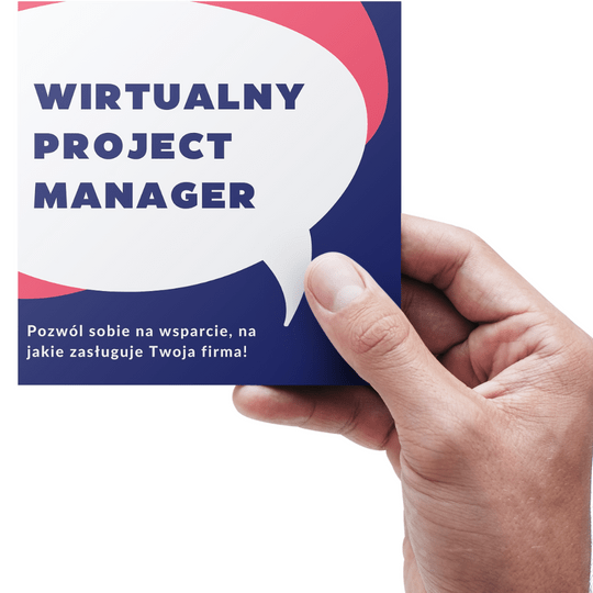 wizytówka w dłoni z napisem wirtualny projekt manager